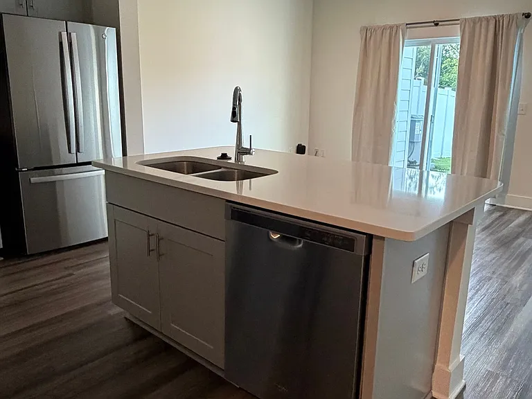 814 Thread Way — Photo 11