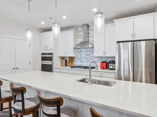 102 St Ives Pl Unit 308, Oxon Hill, MD 20745