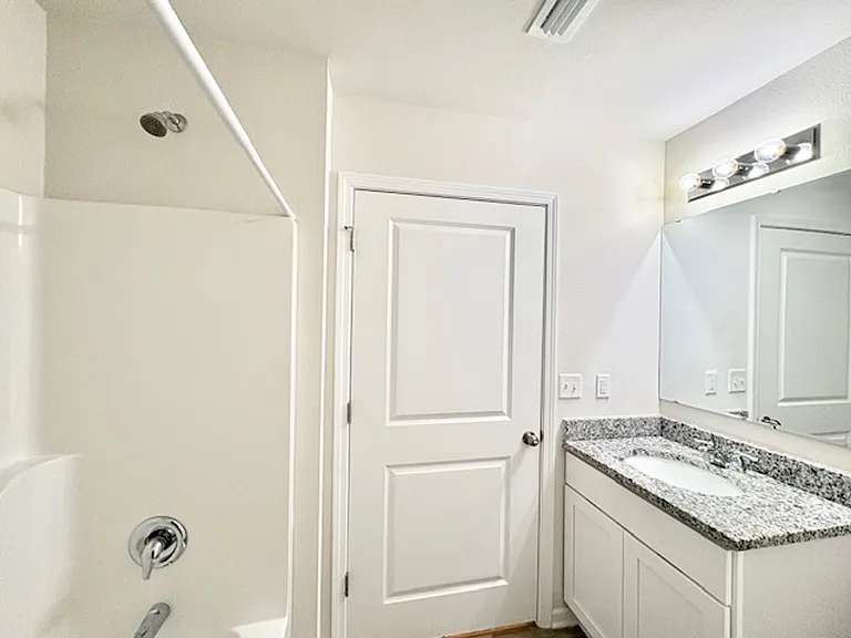 462 Whispering Creek Ave — Photo 13