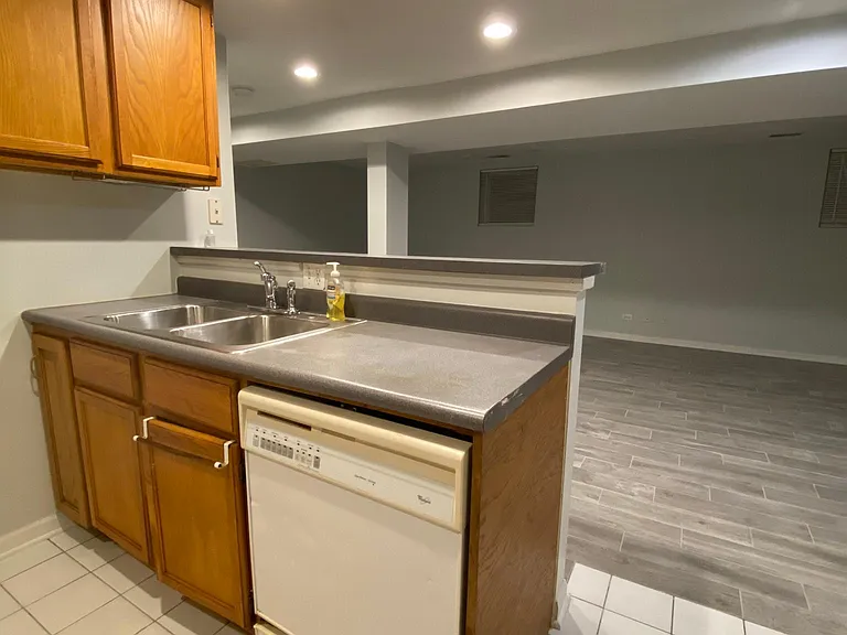 3916 N Seeley Ave #G — Photo 8