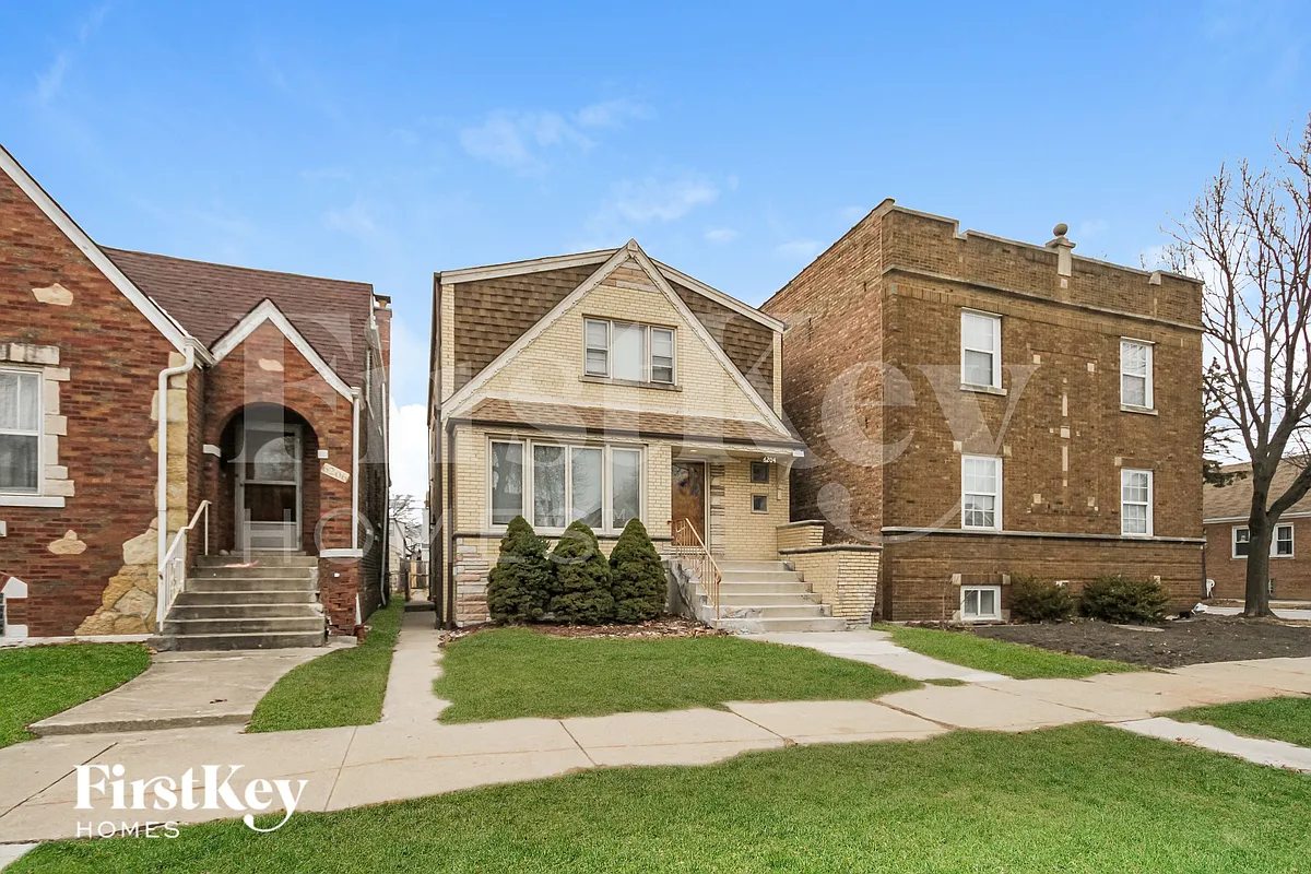 Building Photo - 6204 S Kildare Ave #2