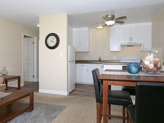 4th image of 1660 Gordon St #100
