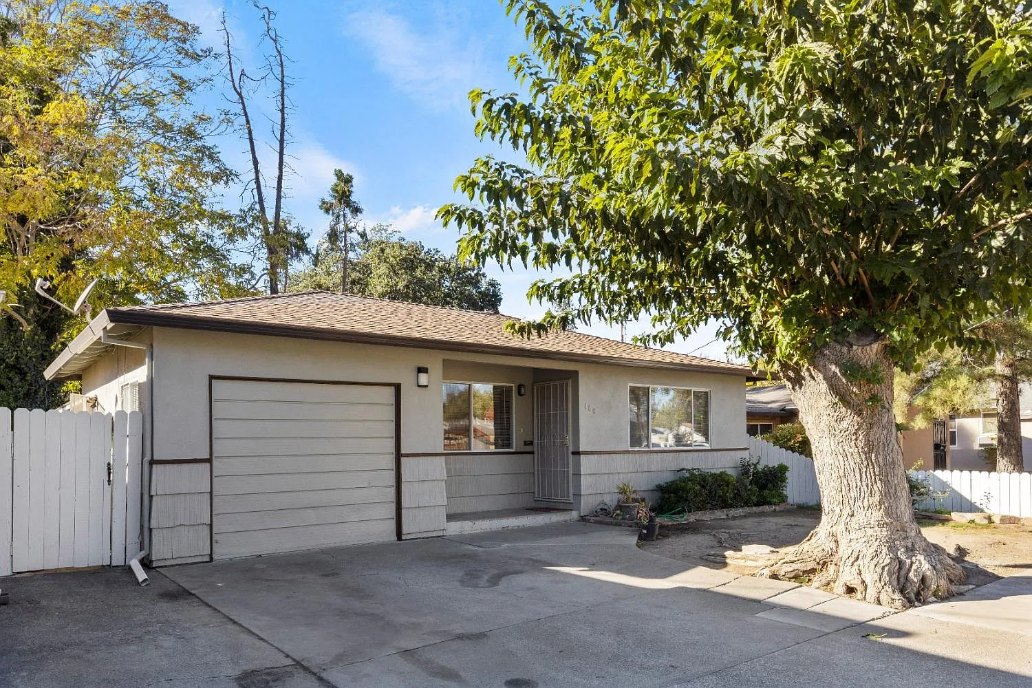 108 4th St photo 1
