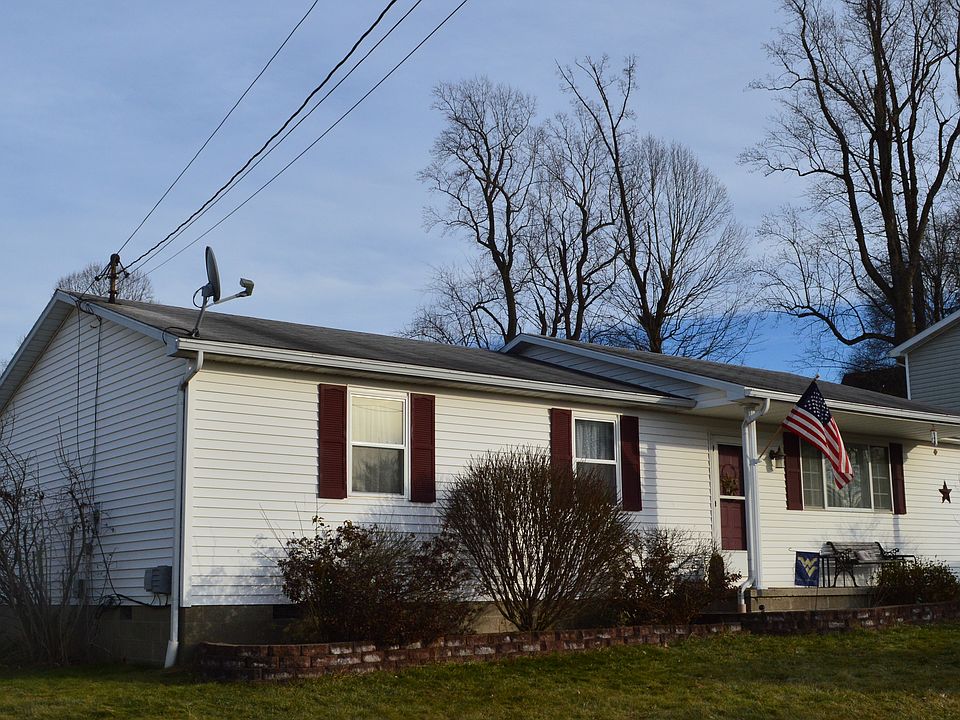 1st image of 615 McKenna Dr