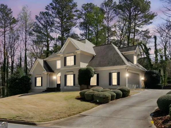 1480 Chinook Ct SW, Lilburn, GA 30047