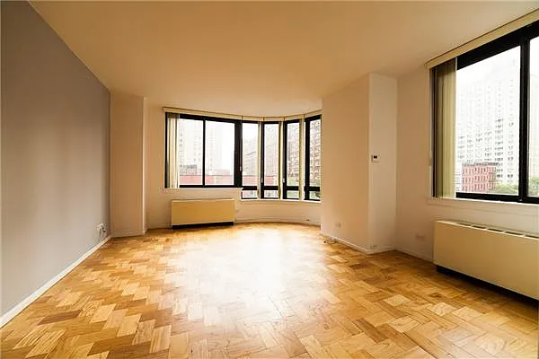 Rented by R New York | media 50