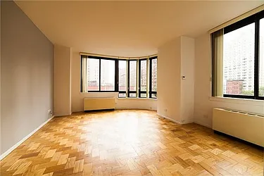 Rented by R New York