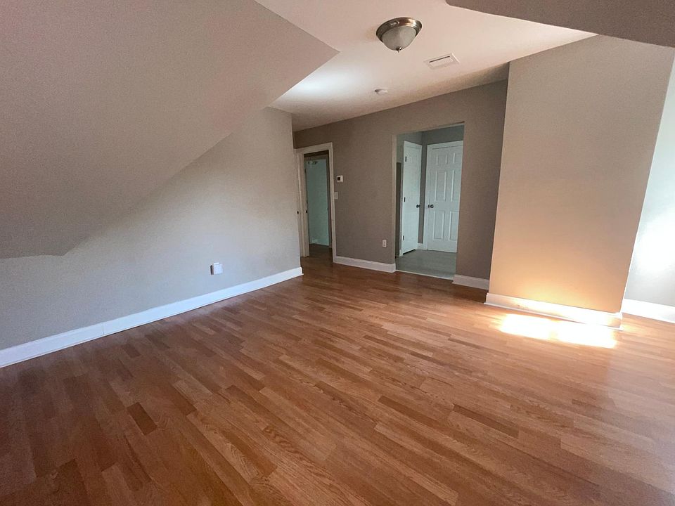 1st image of 238 Mount Vernon Ave Floor 3