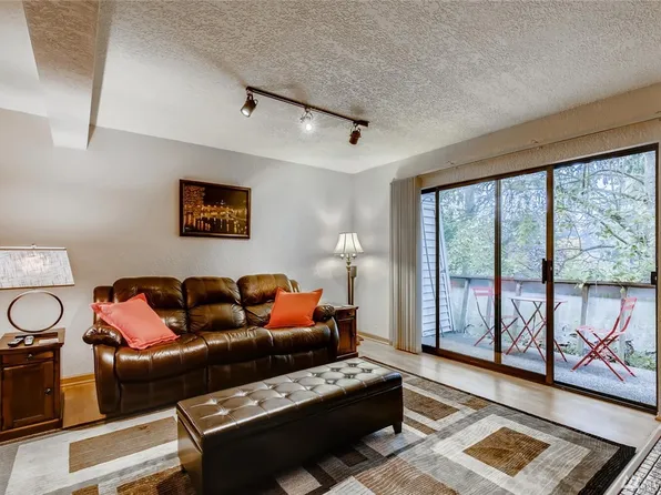 8605 244th St SW #3F, Edmonds, WA 98026