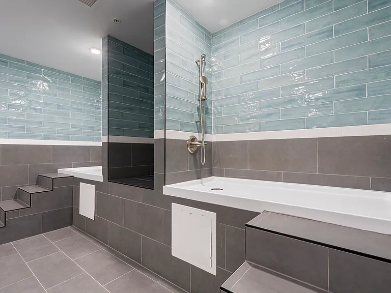 Alexandria Manor Apartments — Photo 56