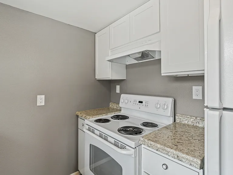 4028 S Lawrence St #G — Photo 2