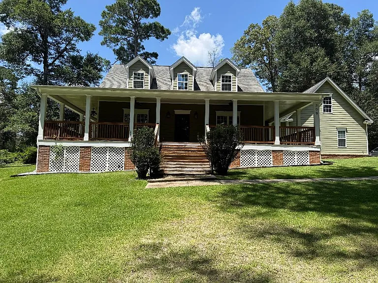 209 Pineridge Dr — Photo 1