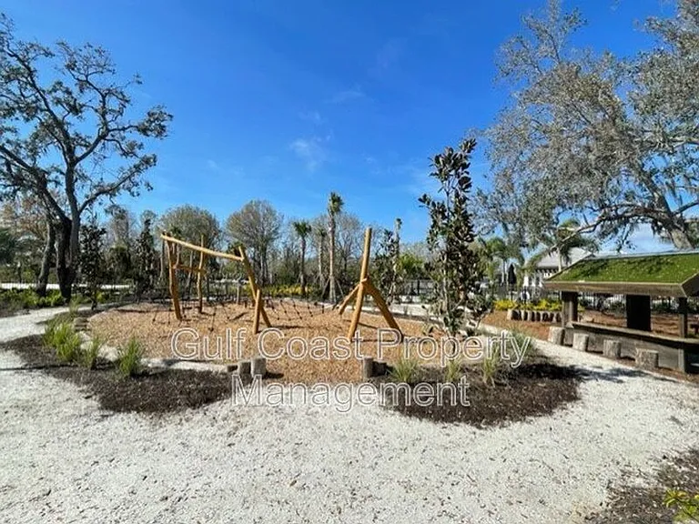 5764 Haven Ter — Photo 23