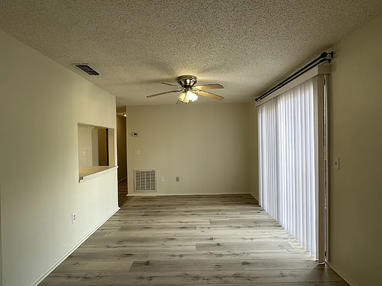 4022 Beaver Ln #1000H — Photo 6