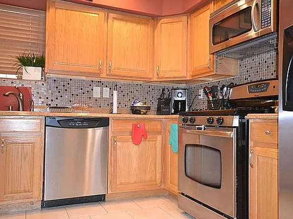 77 Dahlgren Pl APT 1B, Brooklyn, NY 11228