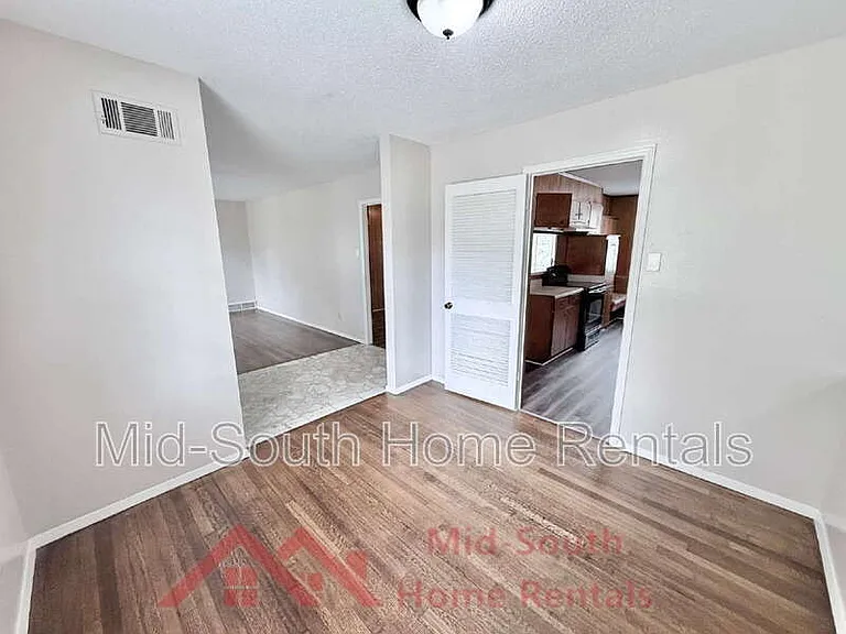 3856 Warrington Cv — Photo 6
