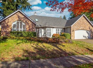 10761 SW Heron Cir, Beaverton, OR 97007