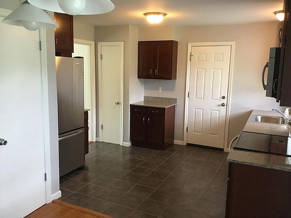 5th image of 618 Jasmin Dr