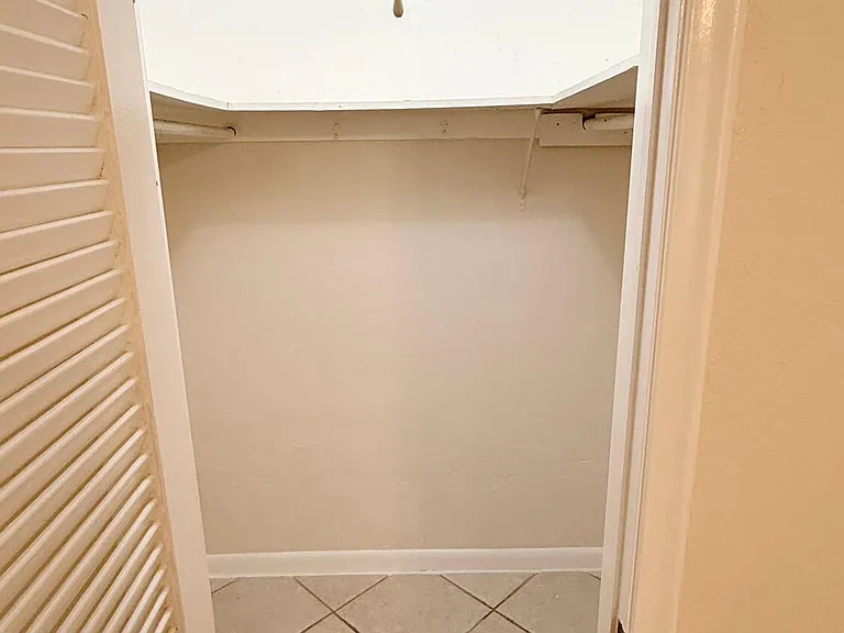 501 W Kalmia Dr #2 — Photo 11