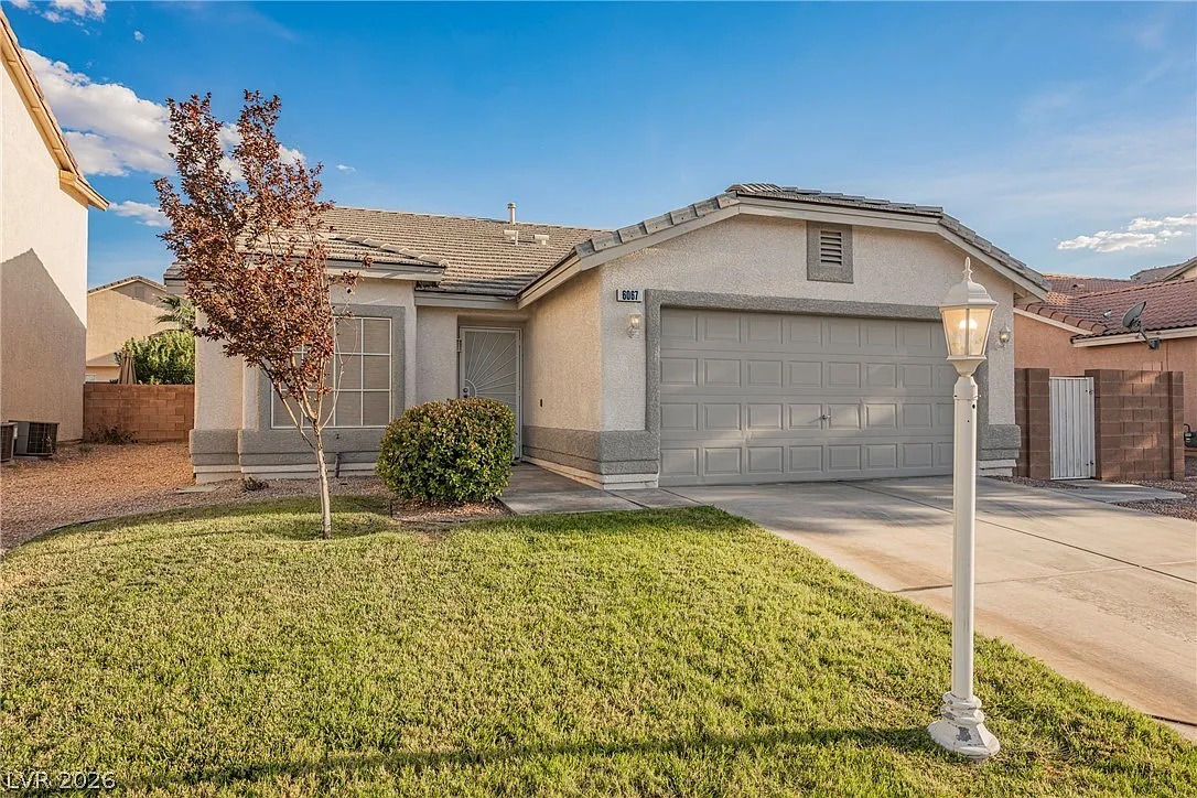 3 bed, 2.0 bath, 1426 sqft, $2,500 — Photo 1