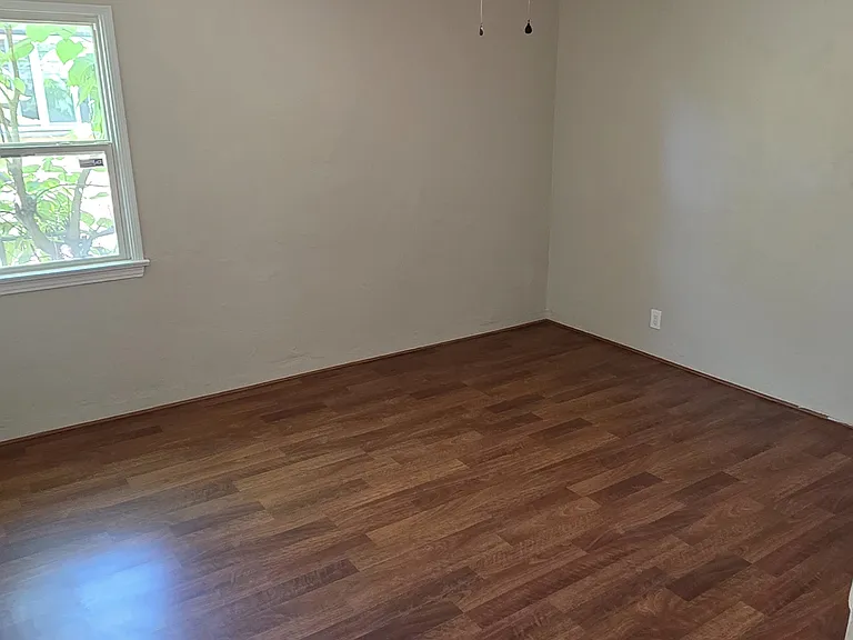 2516 Charleston Dr — Photo 8