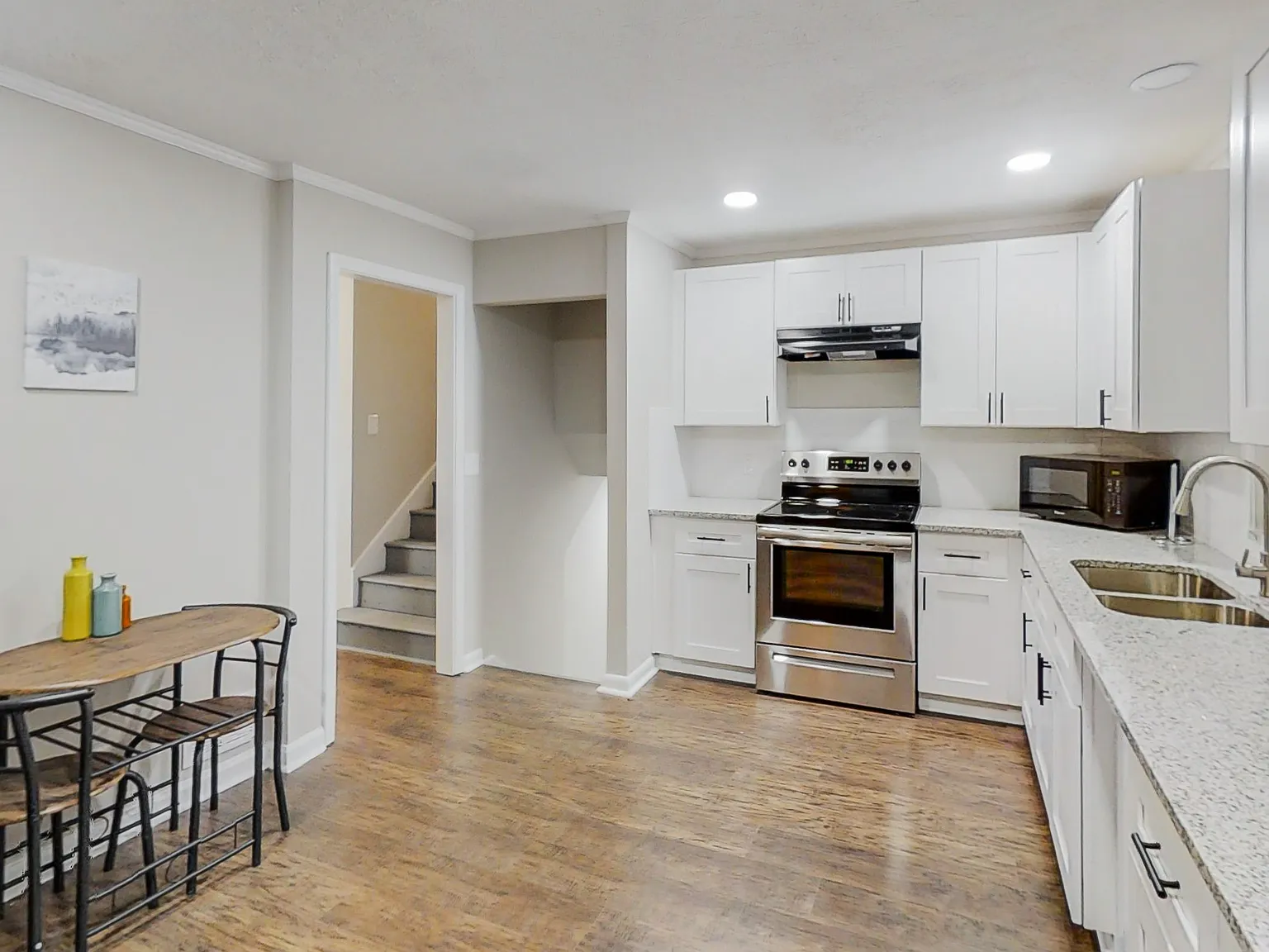 4 bed, 4.0 bath, 1950 sqft, $689 — Photo 4