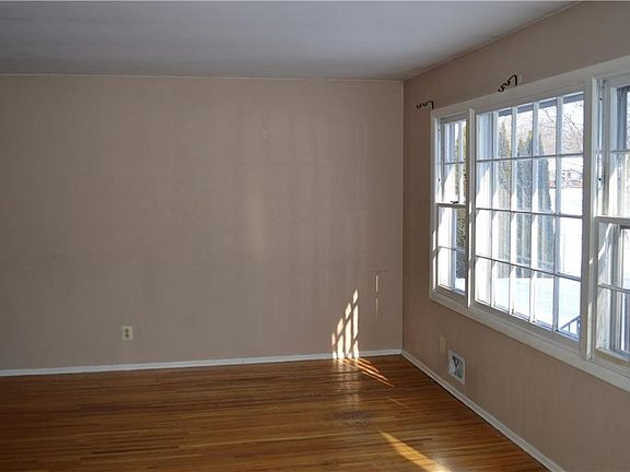 2nd image of 24 Buffalo Horn Cir