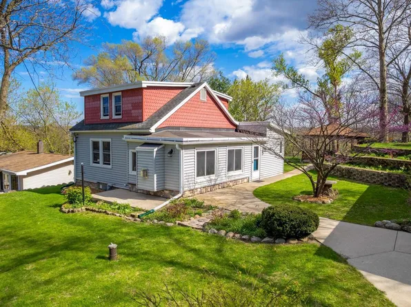 5083 Lakeview AVENUE, Hubertus, WI 53033