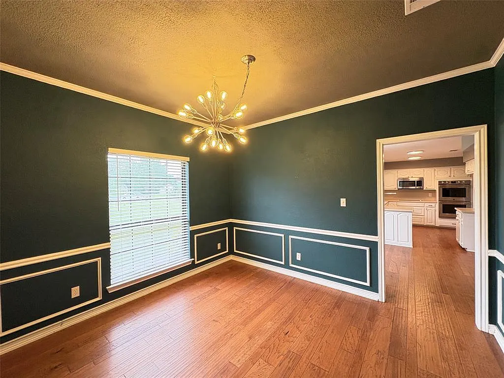 3 bed, 2.0 bath, 2088 sqft, $4,000 — Photo 4