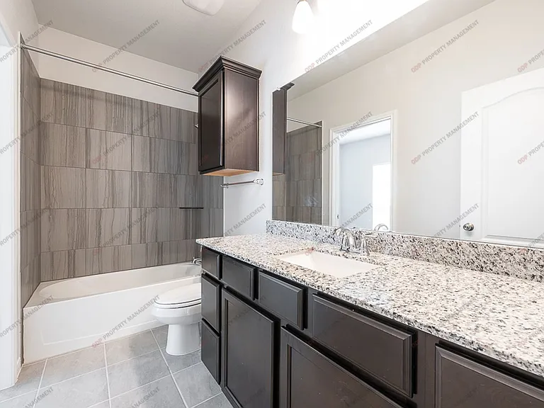 711 Friars Landing Dr — Photo 8