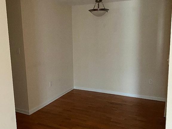 3rd image of 2421 Beach View Dr #D02