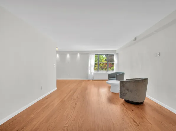 205 3rd Avenue 2V image 2 of 15