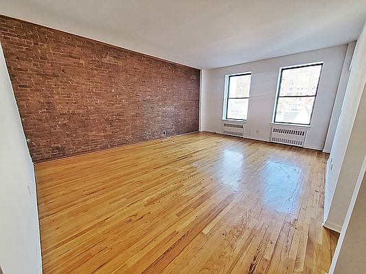 2nd image of 306 W 80th St APT 5B