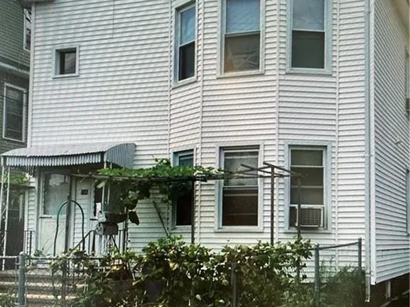 136 Circular Avenue, Hamden, CT 06514