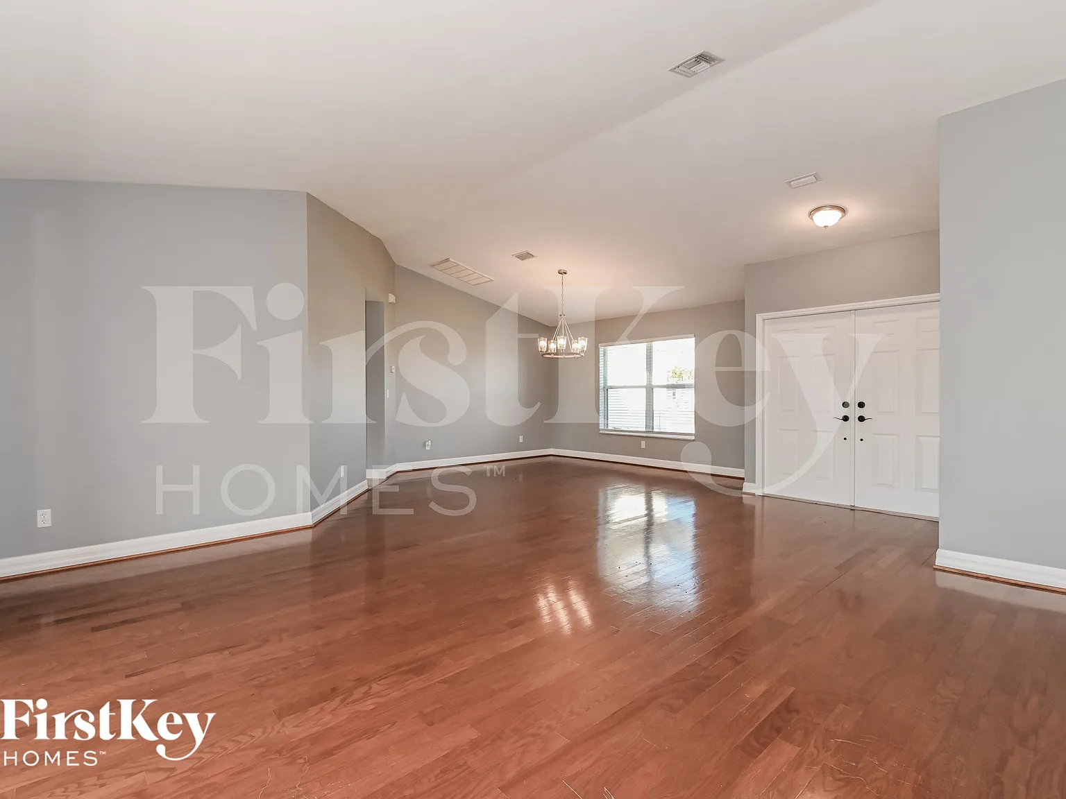 3 bed, 2.0 bath, 2060 sqft, $2,385 — Photo 2