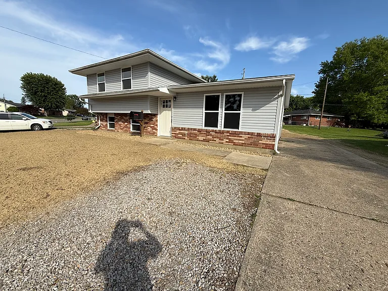 73 Indianhead Dr — Photo 1
