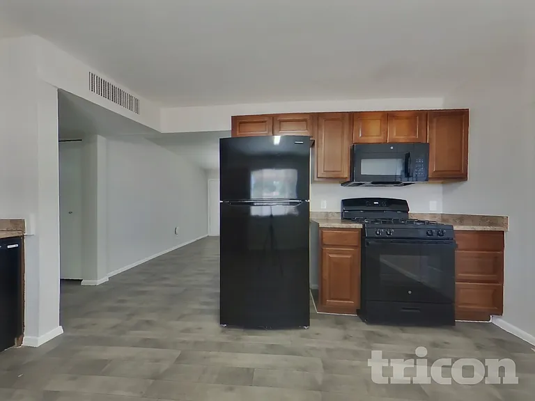 1626 W Pepper Pl — Photo 6