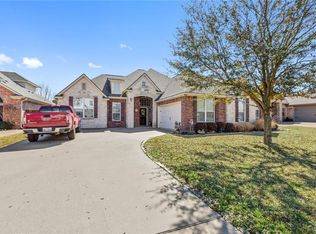 43 N Shore Cir, Waco, TX 76708