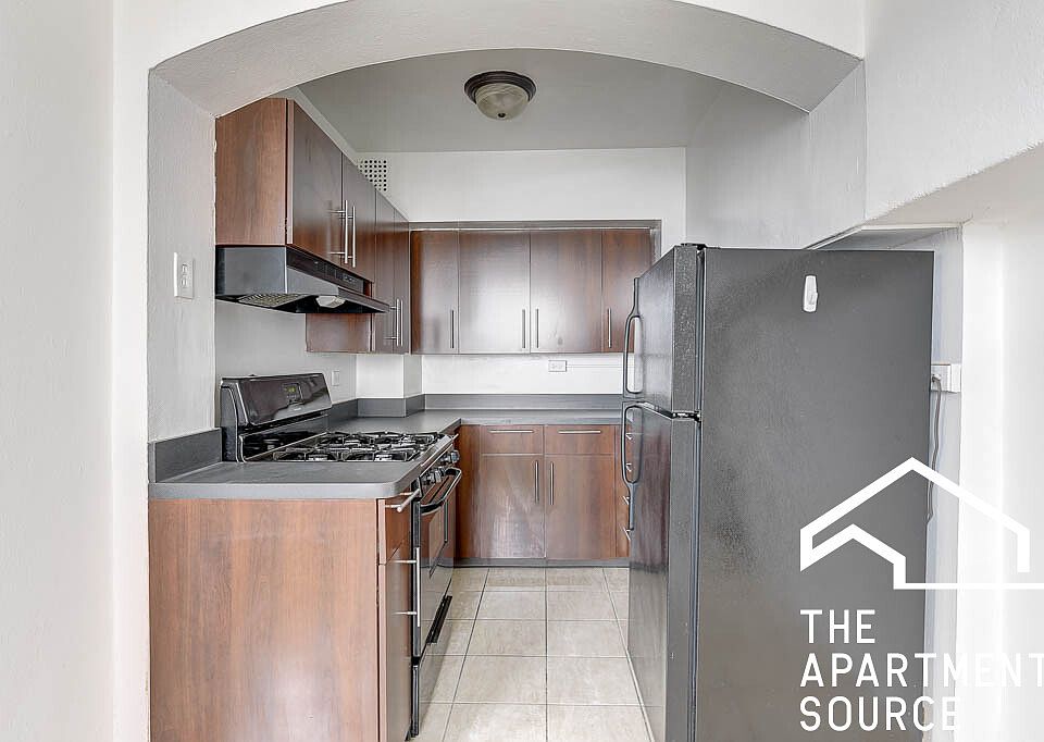 1st image of 2756 N Pine Grove Ave APT 1105