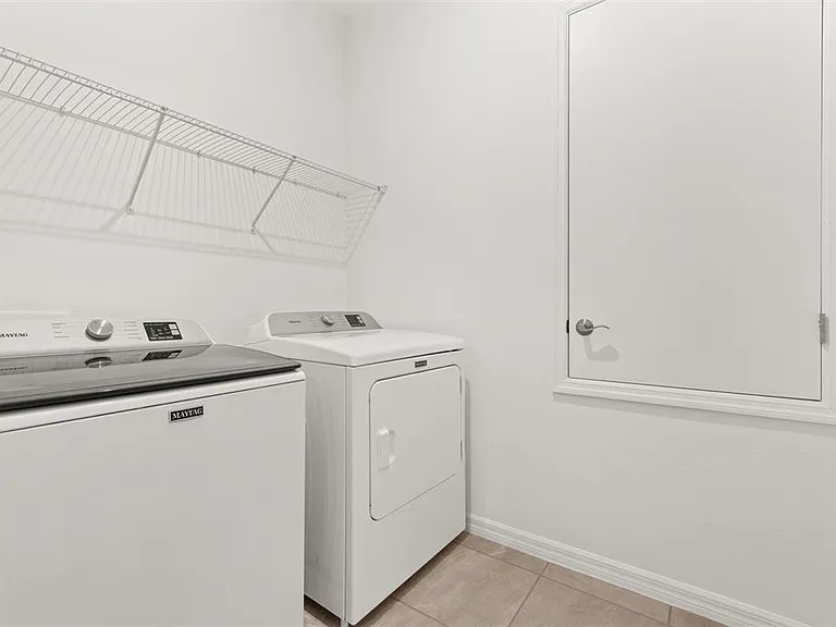 1123 Patriot Loop — Photo 32