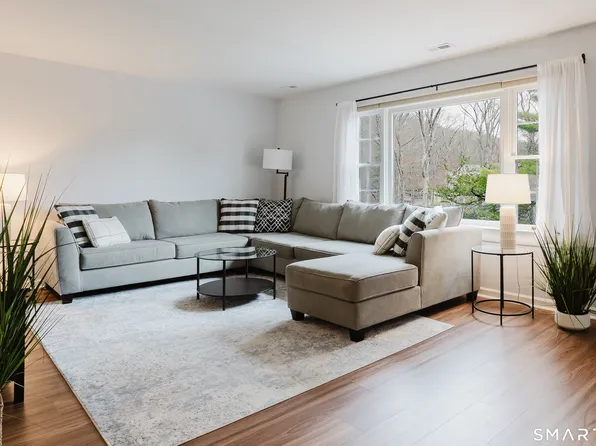 40 Village Walk #40, Wilton, CT 06897