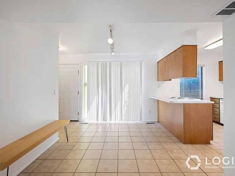 1815 E Woodside Dr #B — Photo 5
