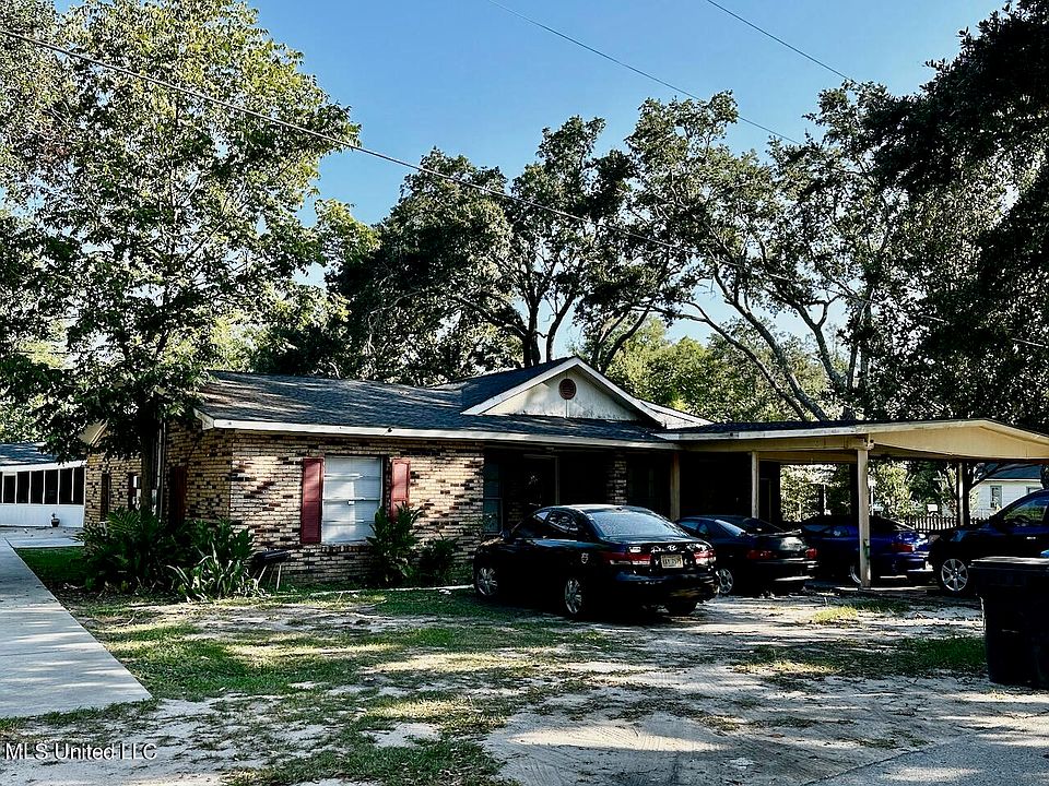 2nd image of 704 24th St