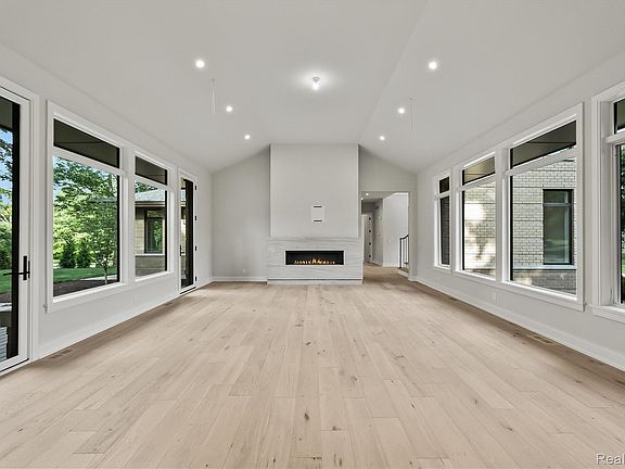 3rd image of 1465 Sodon Lake Dr
