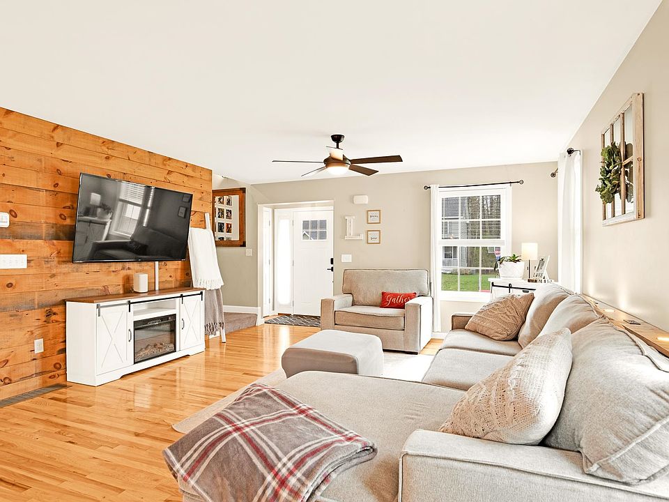 2nd image of 31 Rangeway Drive