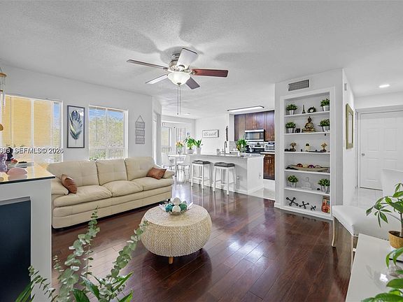 4th image of 777 Riverside Dr APT 1521