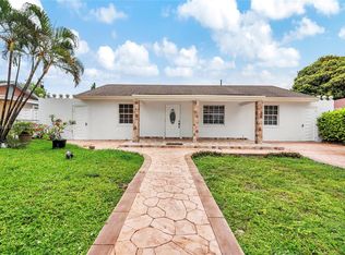880 SE 3rd Pl, Hialeah, FL 33010