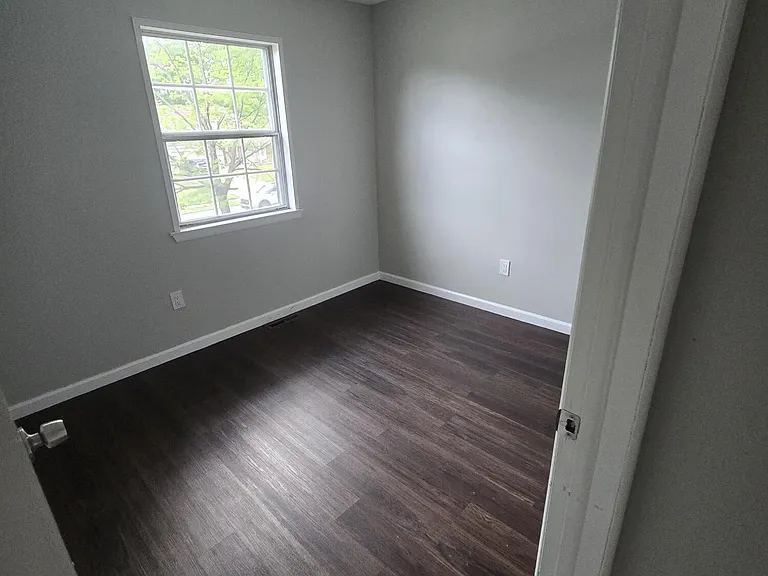 151 Shenandoah Blvd — Photo 6