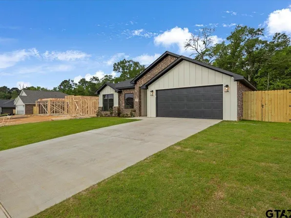 16226 Crossing Cir, Lindale, TX 75771