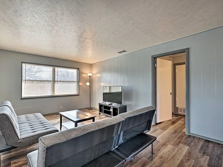 301 Thomas St #2 — Photo 6